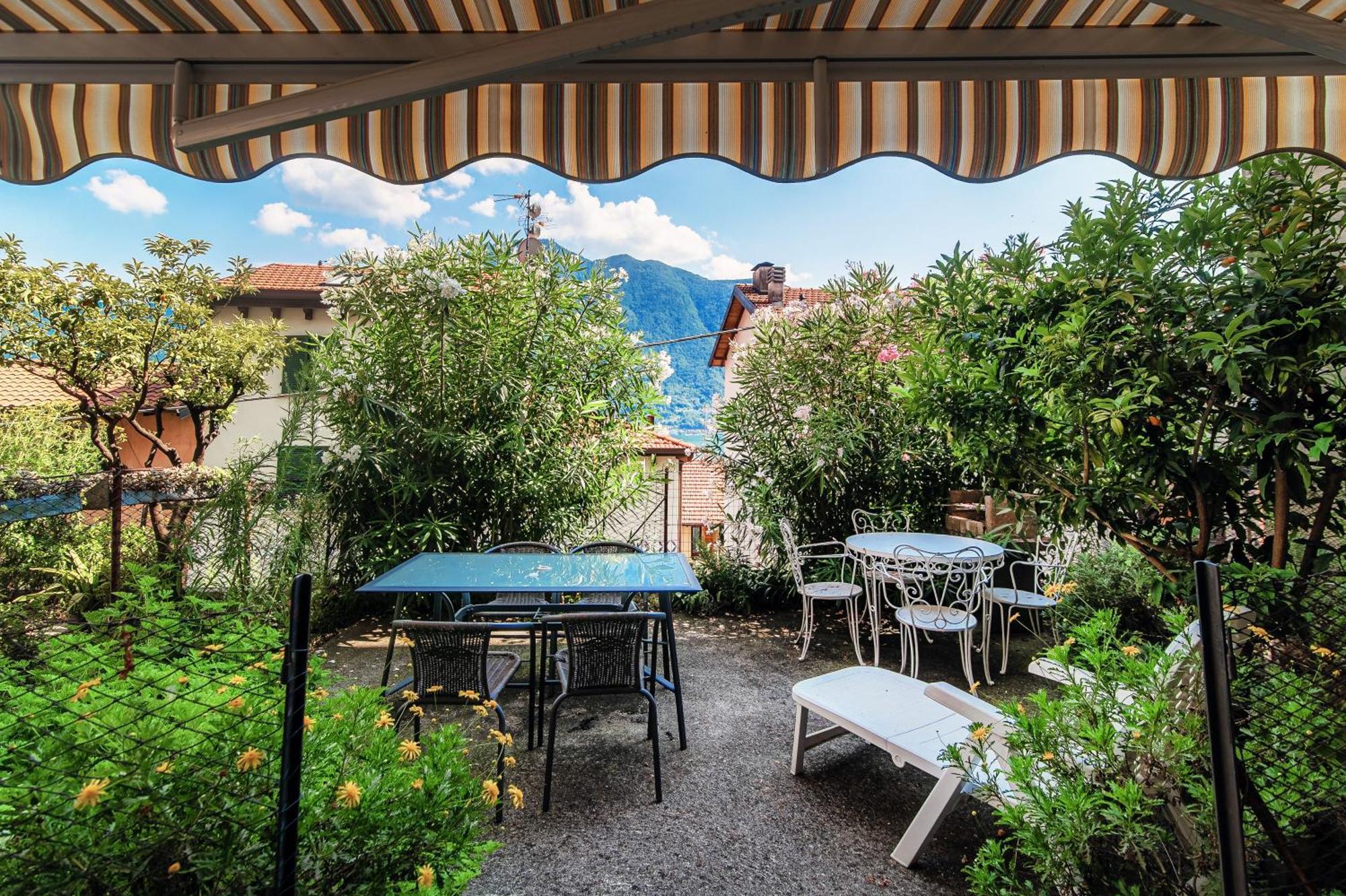 Delizioso Bilocale Vista Lago Colonno Exterior photo